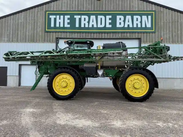 Gallery image 2 for Used 2019 John Deere R4045 Sprayer - Self Propelled