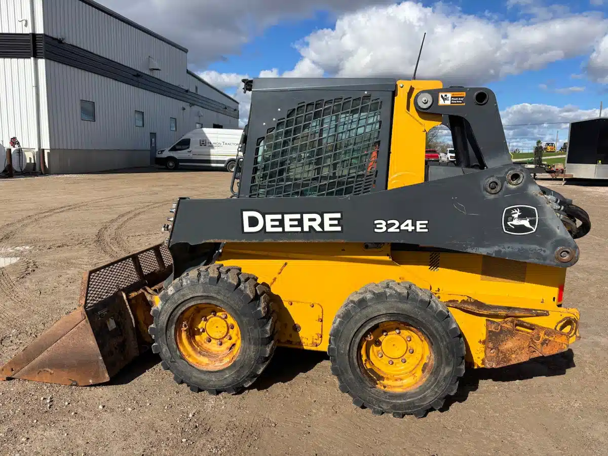 Gallery image 2 for Used 2017 John Deere 324E Skid Steer
