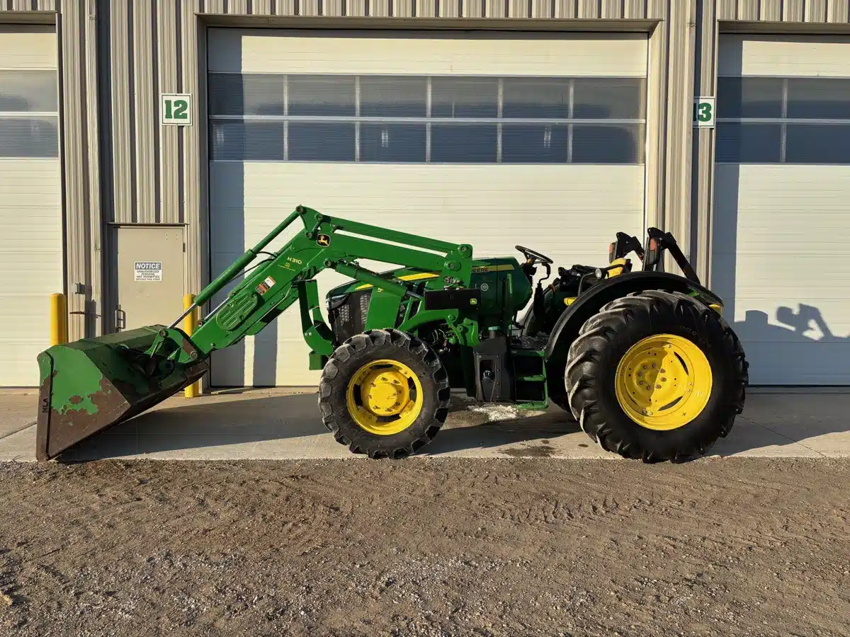 Gallery image 2 for 2016 John Deere 5100M Tractor