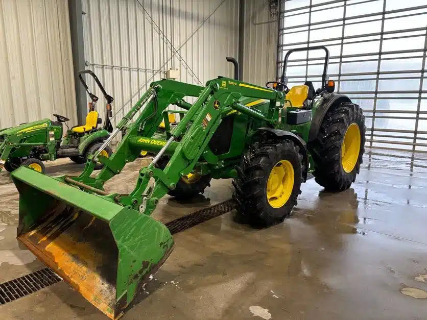Gallery image 1 for 2018 John Deere 5090M Tractor