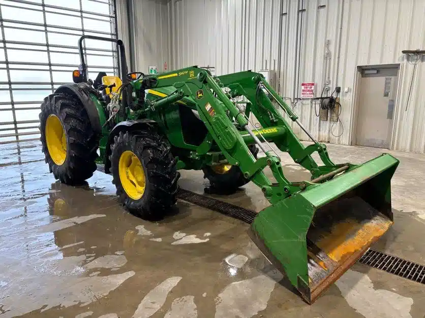 Gallery image 2 for 2018 John Deere 5090M Tractor
