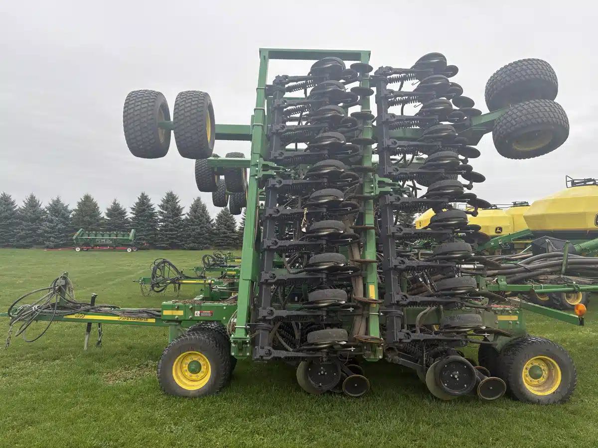 Gallery image 2 for Used 2017 John Deere 1890 Air Drill