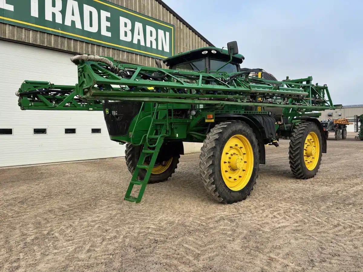 Gallery image 2 for Used 2015 John Deere R4045 Sprayer - Self Propelled