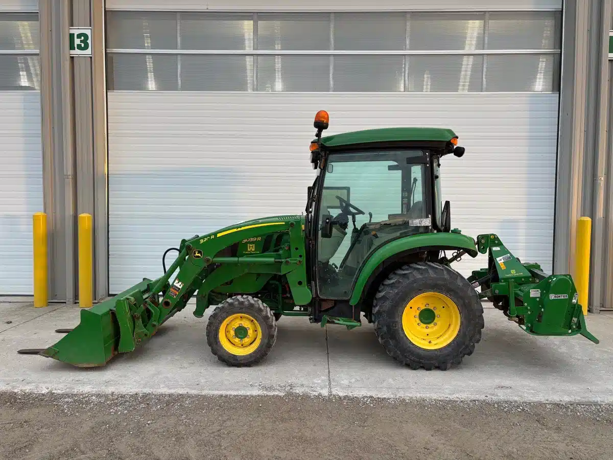 Gallery image 1 for Used 2019 John Deere 3039R Tractor