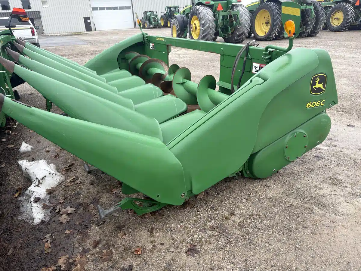 Gallery image 1 for 2008 John Deere 606C Header - Row Crop