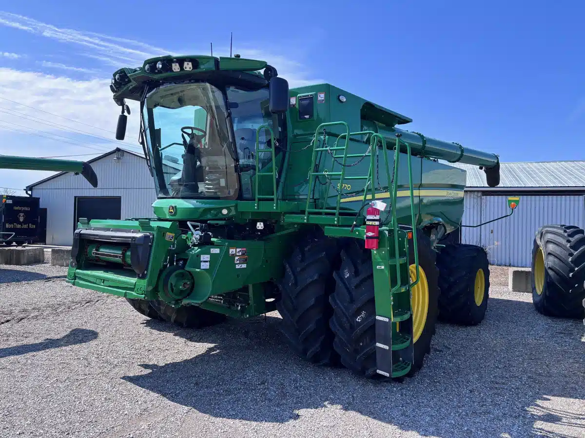 Gallery image 2 for 2024 John Deere S770 Combine