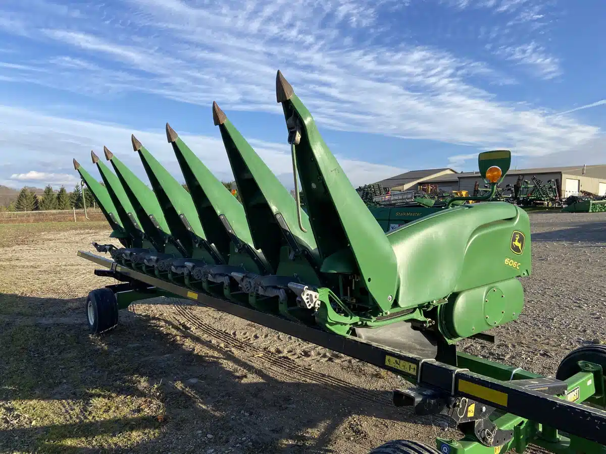 Gallery image 1 for Used 2013 John Deere 606C Header - Row Crop