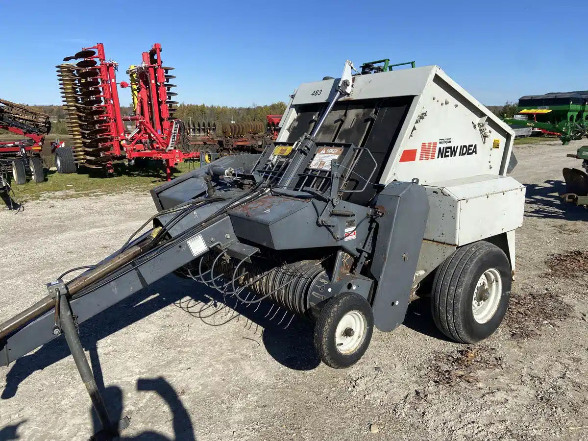 Gallery image 1 for Used New Idea 483 Round Baler