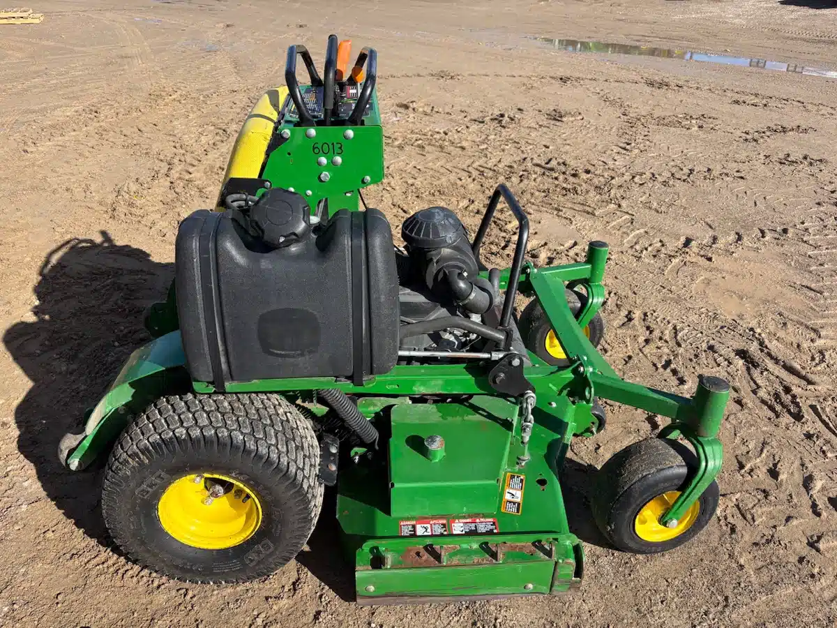 Gallery image 2 for Used 2020 John Deere 652R Mower - Zero Turn