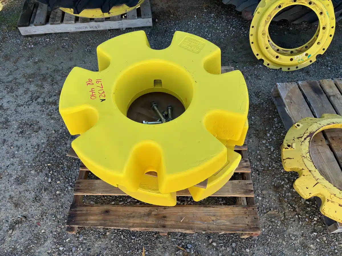 Gallery image 2 for Used John Deere 625KG WHEEL WEIGHTS Tractor