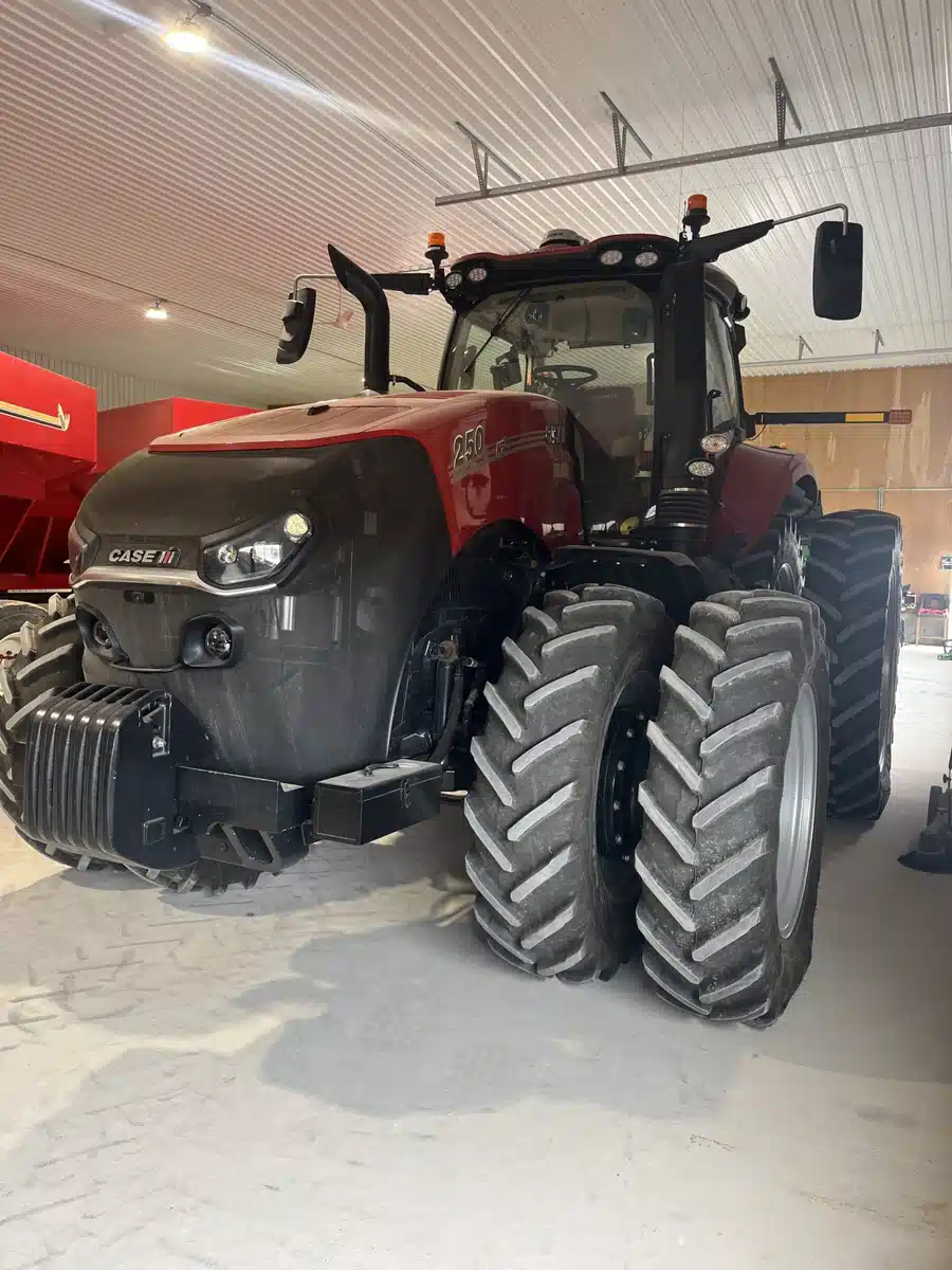 Gallery image 1 for 2023 Case IH MAGNUM 250 Tractor