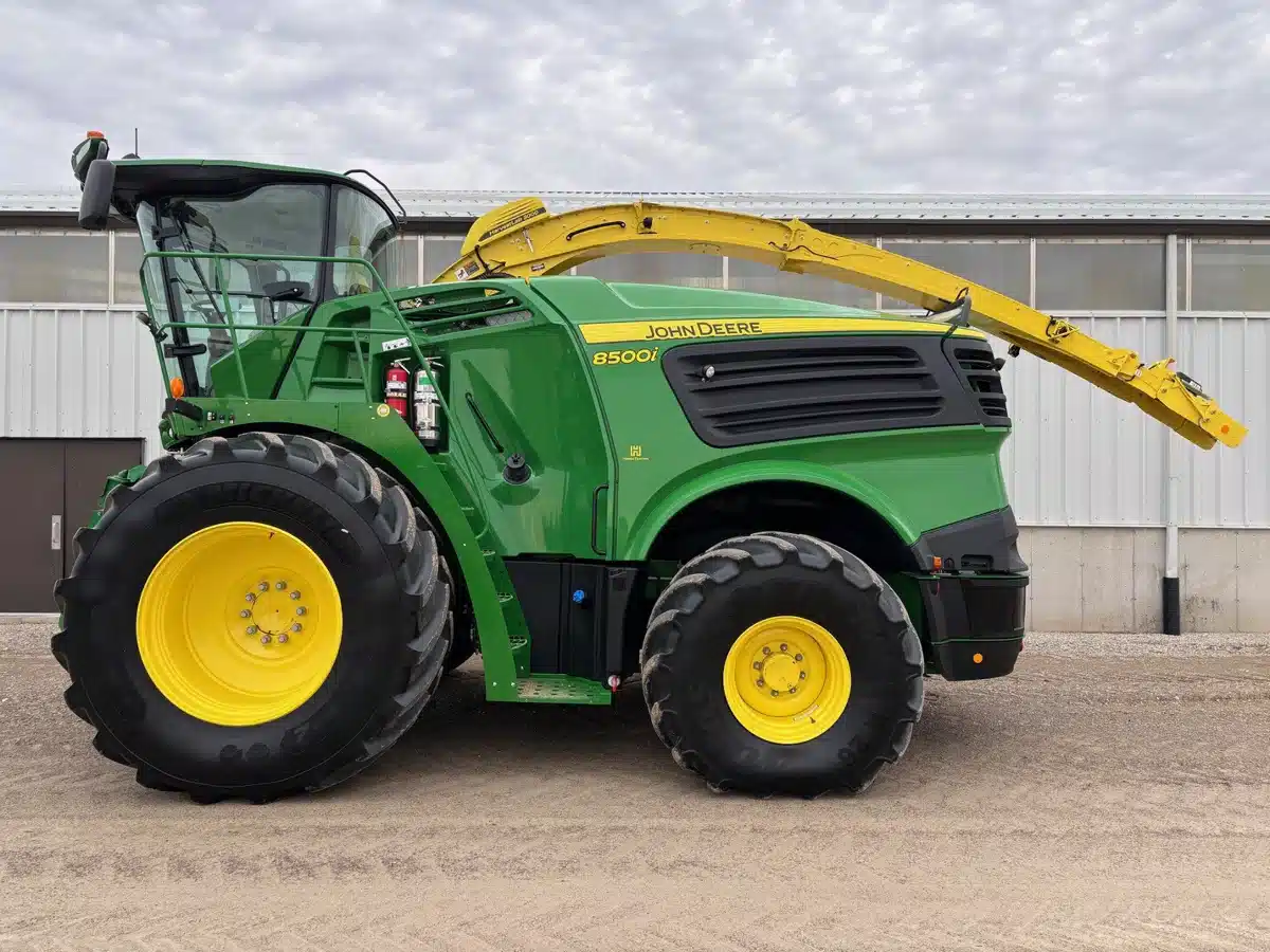 Gallery image 2 for 2023 John Deere 8500 Forage Harvester
