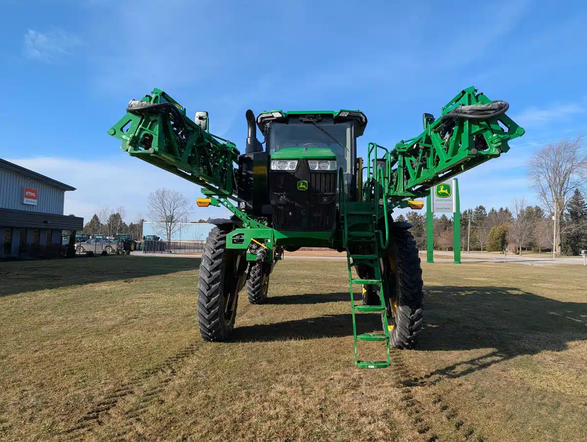 Gallery image 2 for 2023 John Deere 412R Sprayer - Self Propelled