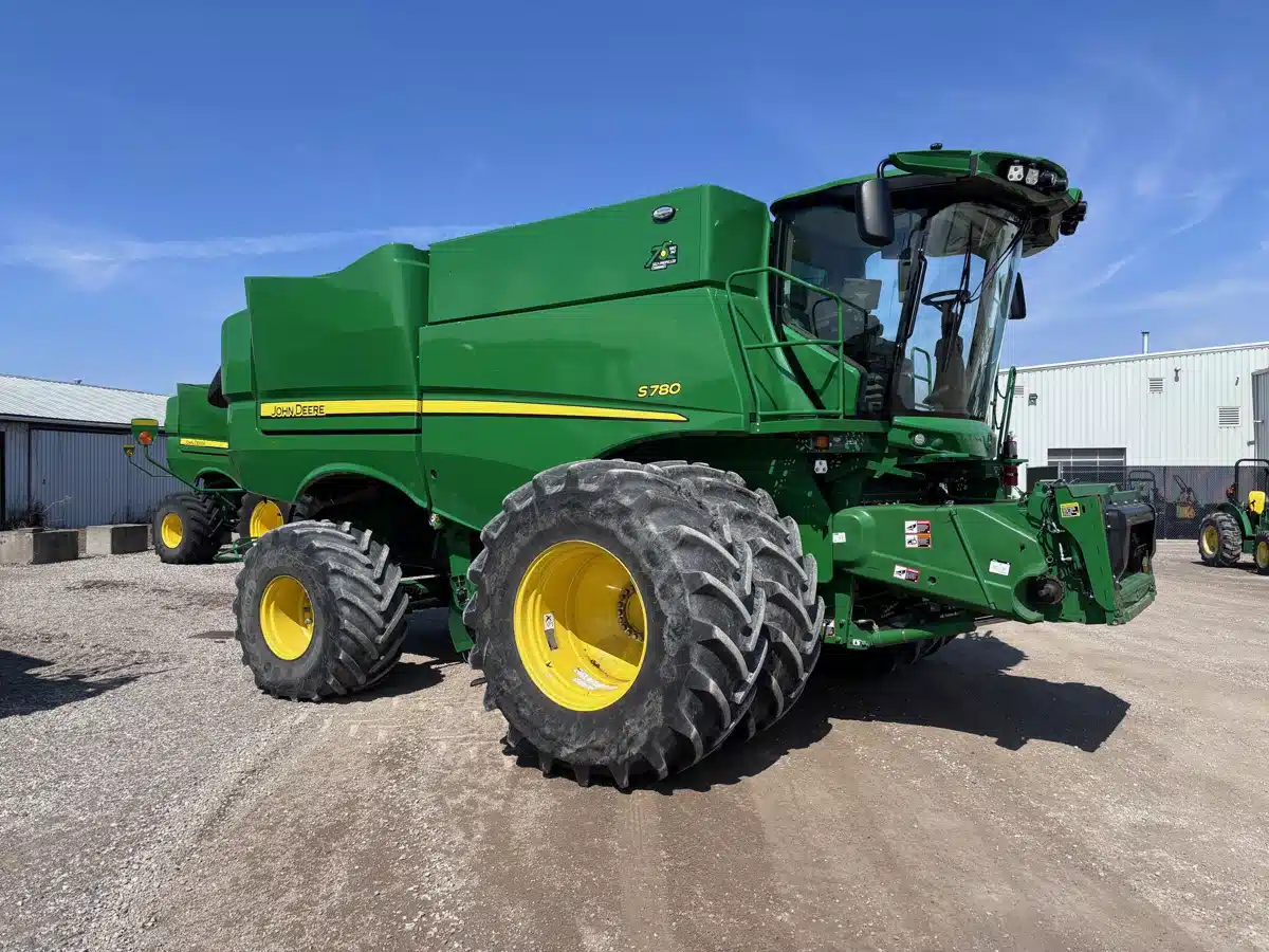 Gallery image 1 for 2022 John Deere S780 Combine