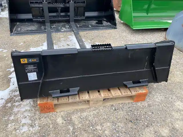 Gallery image 1 for 2023 John Deere 66 INCH Bucket