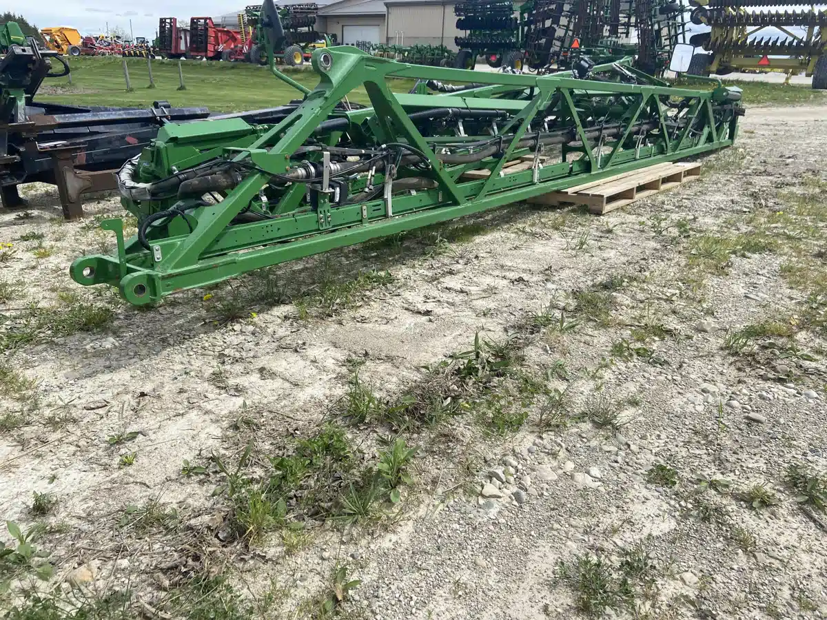 Gallery image 2 for Used John Deere 100' BOOM Sprayer - Self Propelled