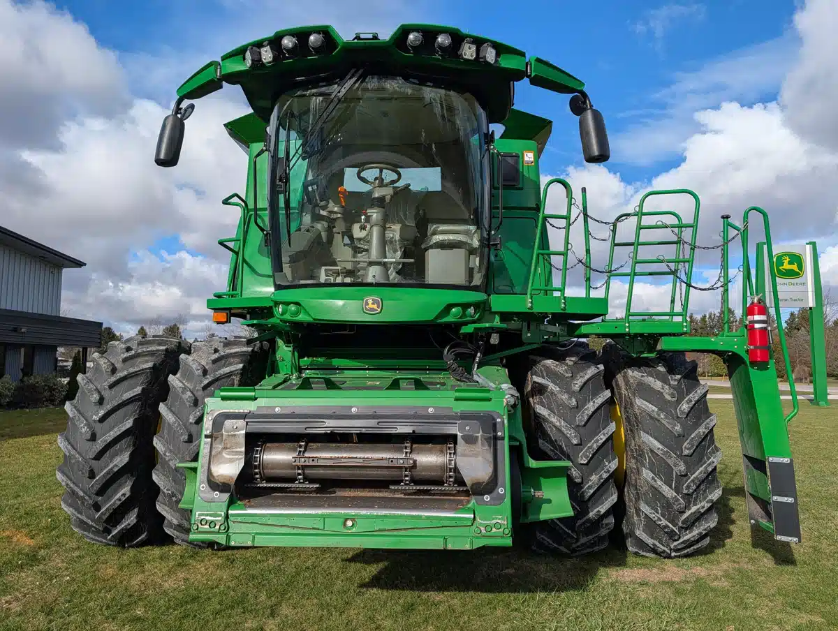 Gallery image 2 for Used 2024 John Deere S770 Combine