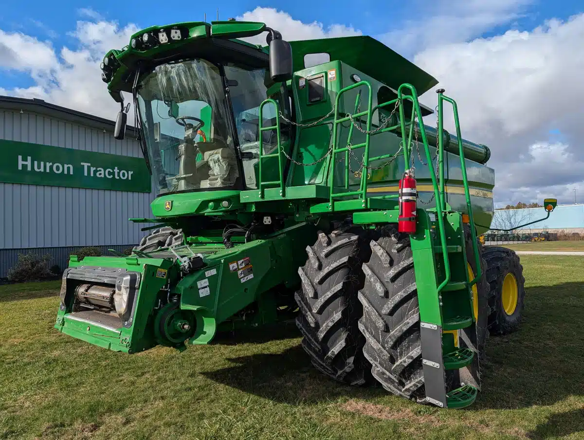 Gallery image 1 for Used 2024 John Deere S770 Combine