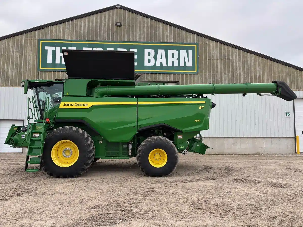 Gallery image 2 for Used 2025 John Deere S7 700 Combine