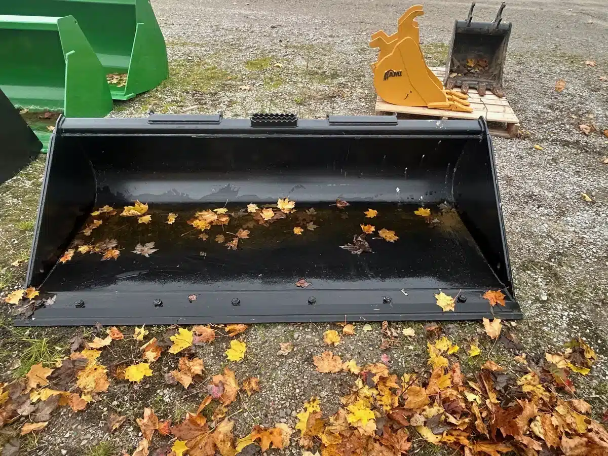 Used John Deere 78" Bucket