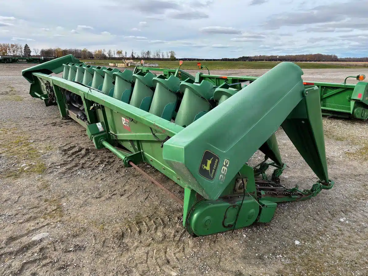 Gallery image 2 for 1999 John Deere 1293 Header - Row Crop