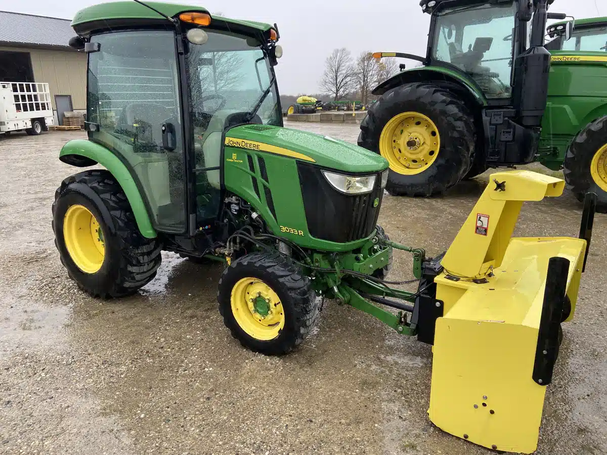 Gallery image 2 for Used 2016 John Deere 3033R Tractor