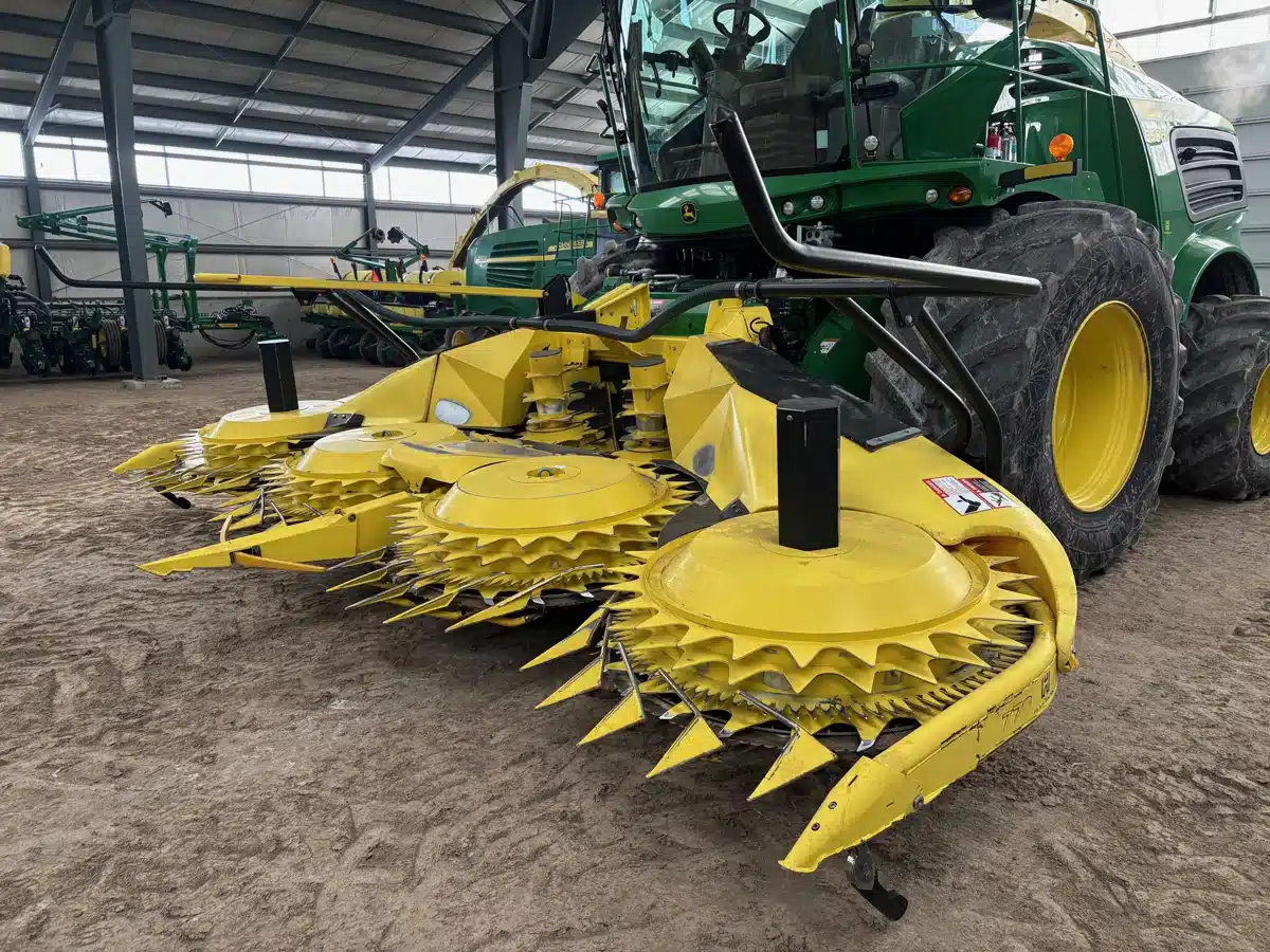 Gallery image 1 for 2023 John Deere 778 Header - Rotary