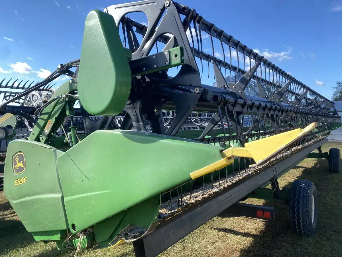 Gallery image 1 for 2013 John Deere 635F Header - Flex