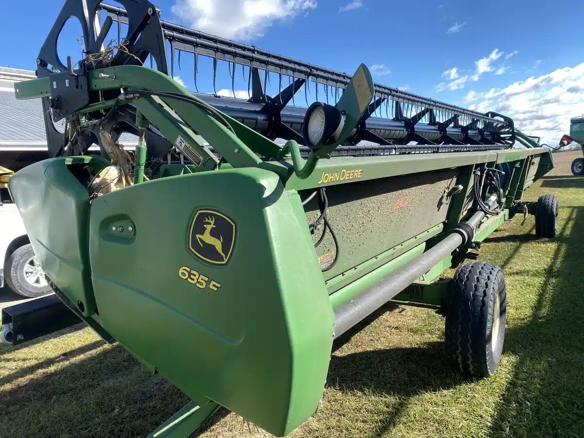 Gallery image 2 for 2013 John Deere 635F Header - Flex