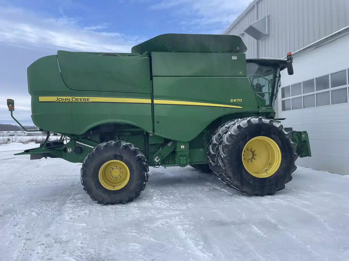 Gallery image 1 for 2013 John Deere S670 Combine