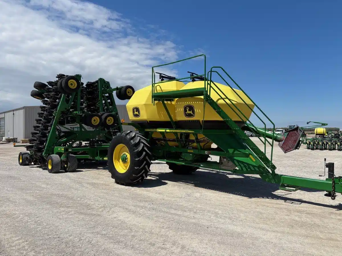 Photo de la Galerie 2 pour 2016 John Deere 1890 Semoir à air