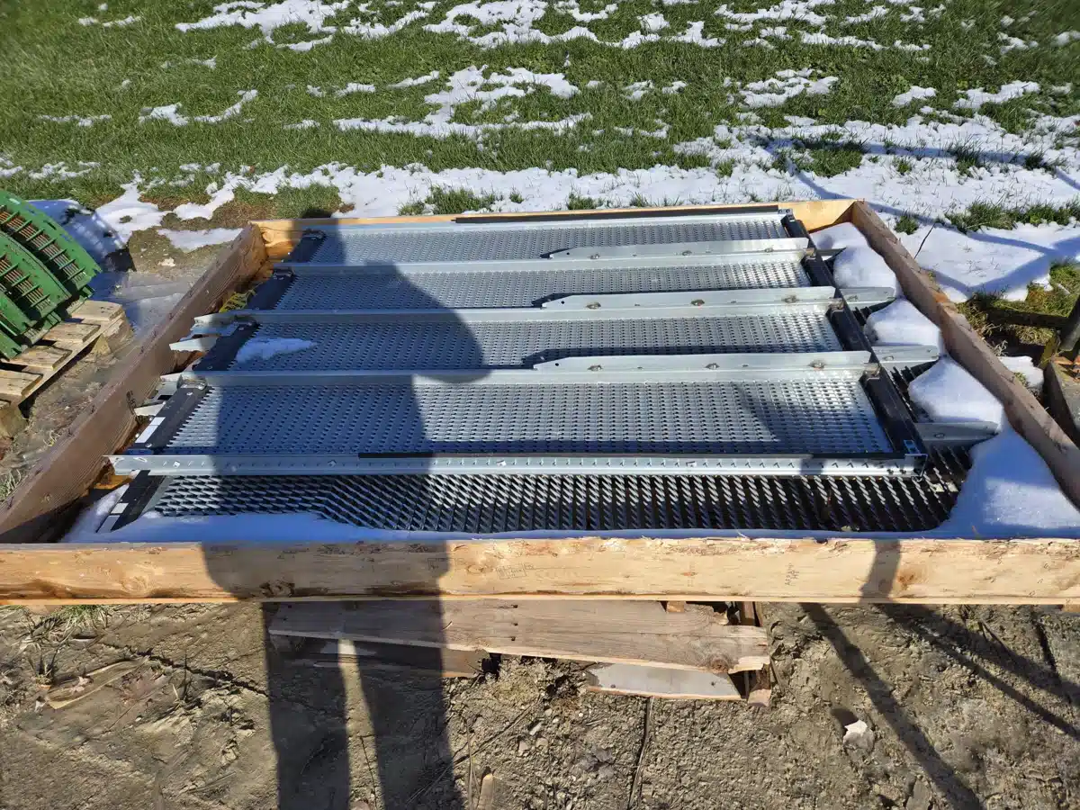 Gallery image 2 for John Deere GENERAL PURPOSE SIEVE & CHAFFER Attachment