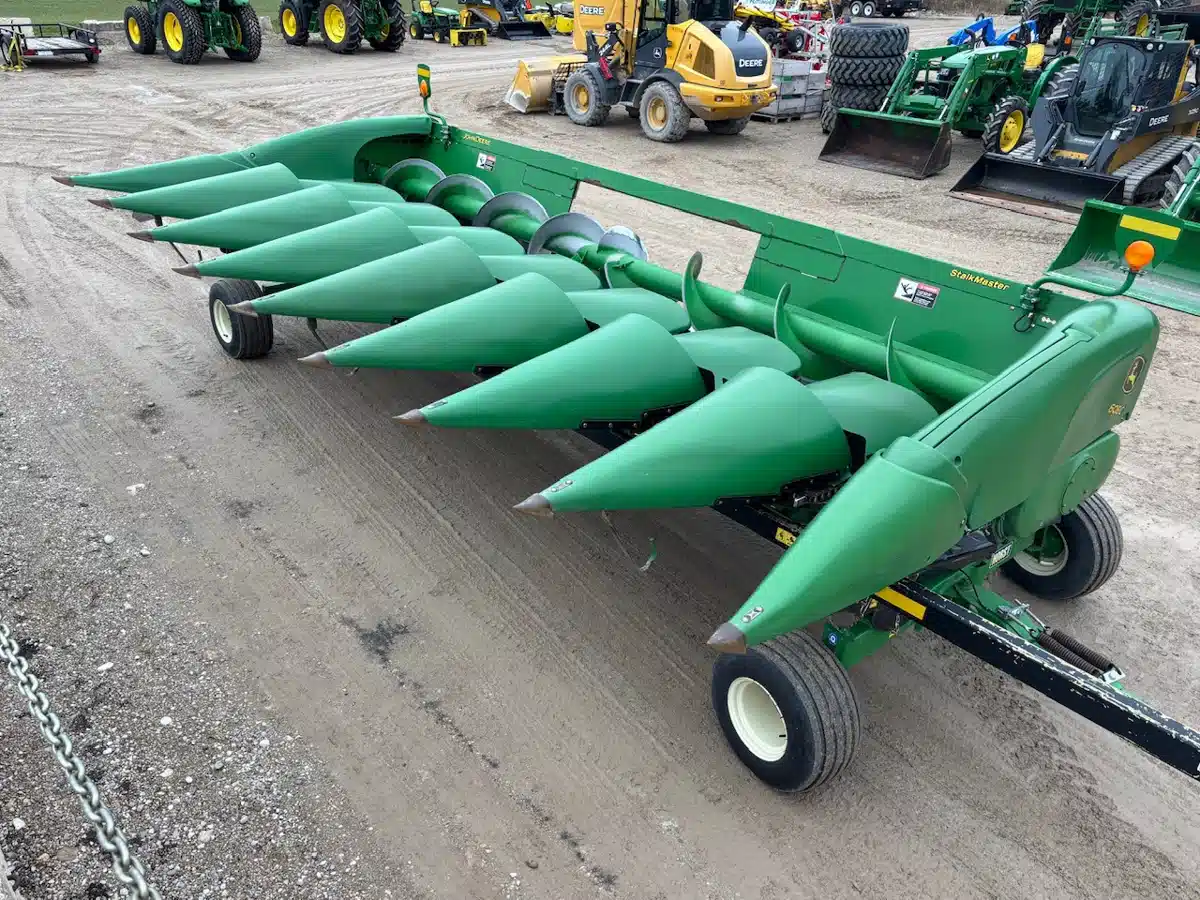 Used 2008 John Deere 608C Header - Row Crop