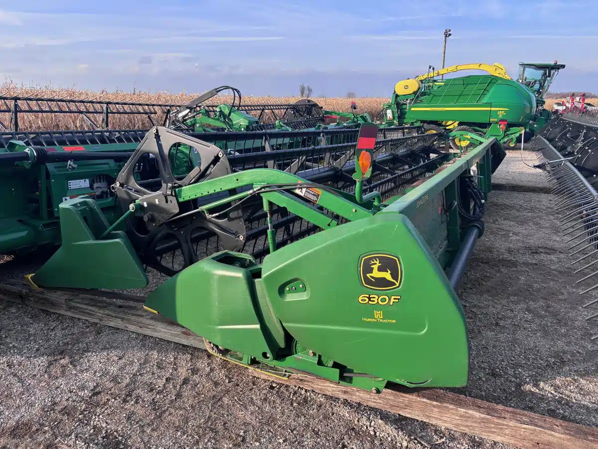 Gallery image 2 for Used 2006 John Deere 630F Header - Flex