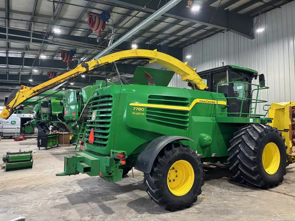 Gallery image 2 for 2013 John Deere 7780 Forage Harvester