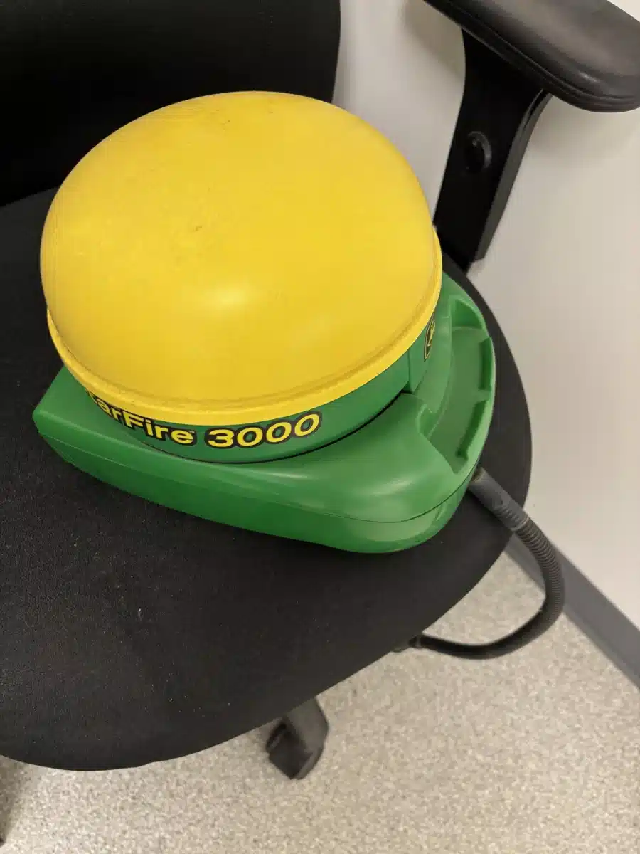 Gallery image 1 for John Deere STARFIRE 3000 Guidance System