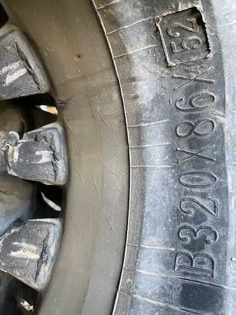 Gallery image 2 for Used John Deere 12" TRACK Attachment