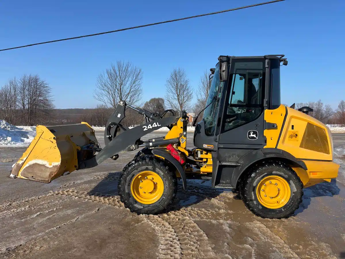 Gallery image 2 for 2019 John Deere 244L Wheel Loader
