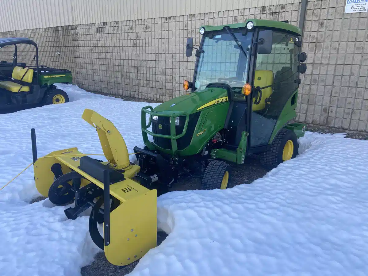 Gallery image 1 for 2021 John Deere 1025R Tractor