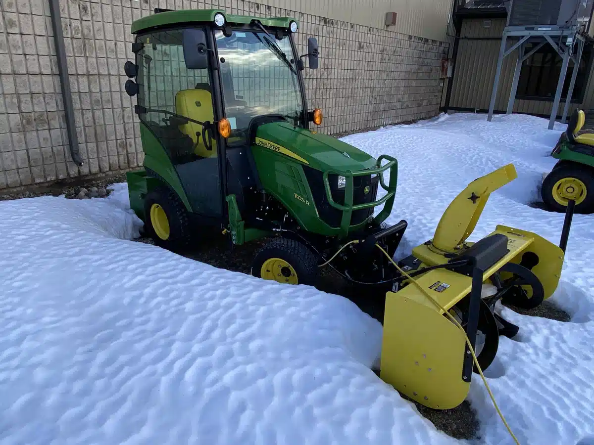 Gallery image 2 for 2021 John Deere 1025R Tractor