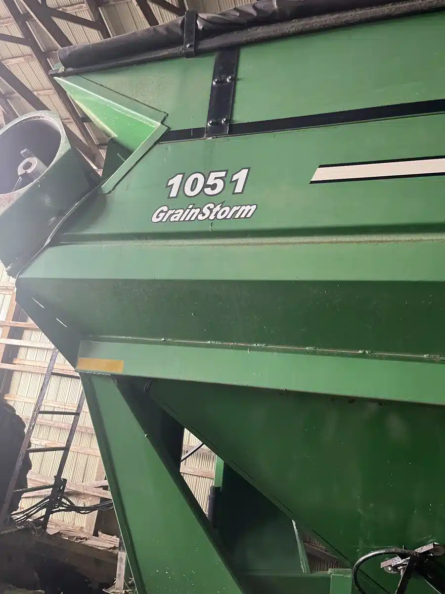 Gallery image 2 for 2010 J&M 1051 Grain Cart