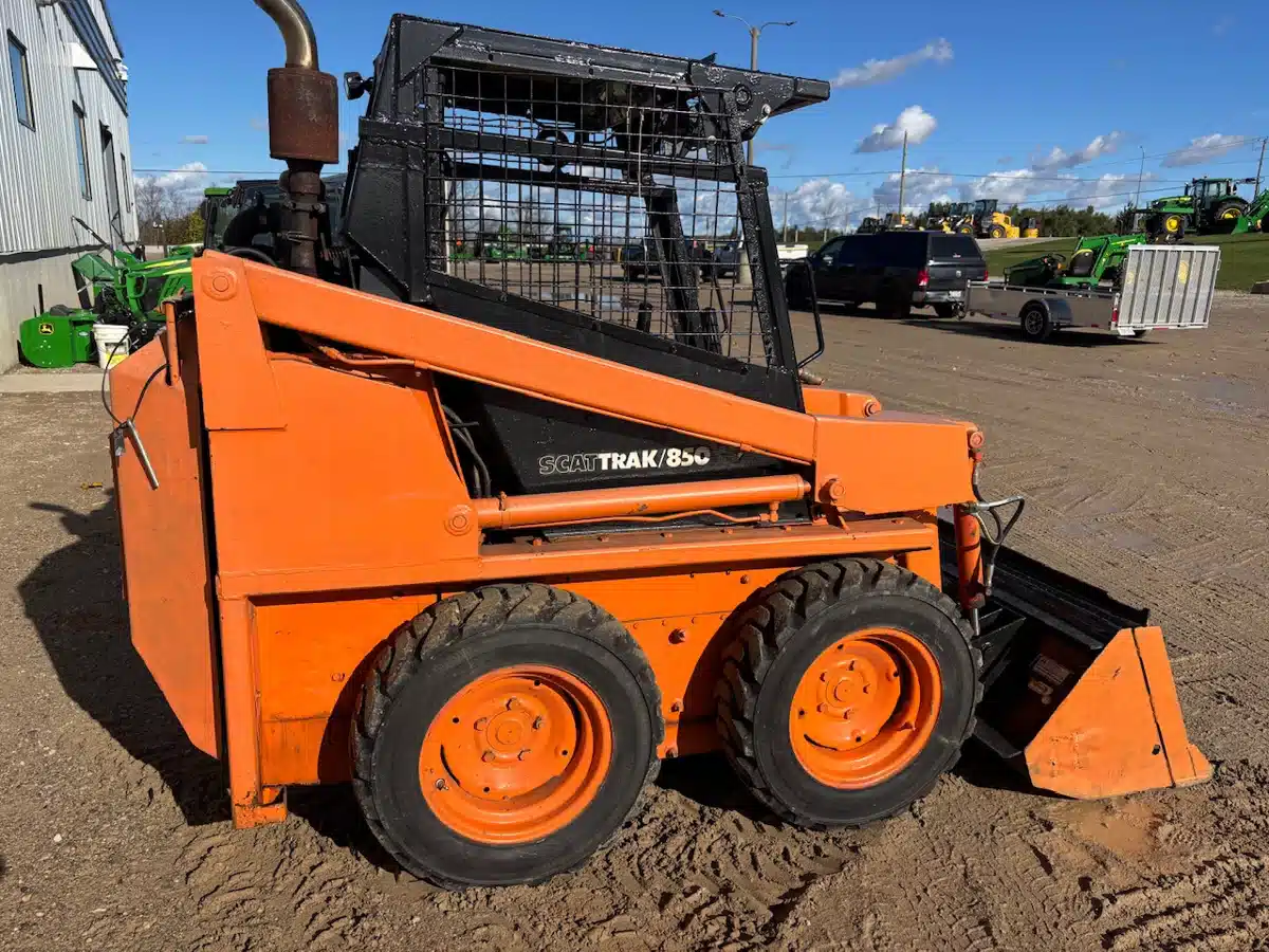 Gallery image 2 for Scat Trak 850 Skid Steer