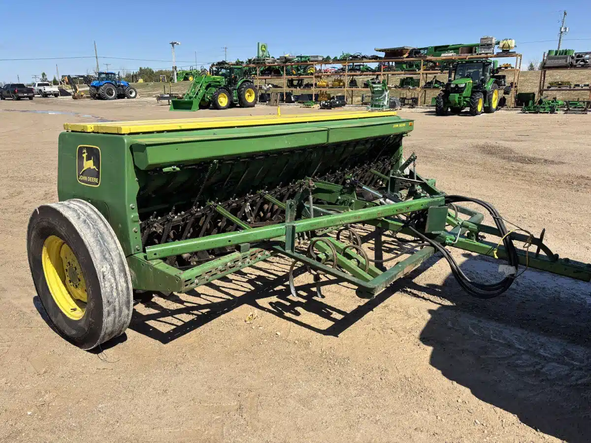 Gallery image 1 for John Deere 8350 Drill