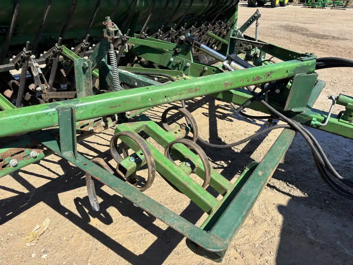 Gallery image 2 for John Deere 8350 Drill
