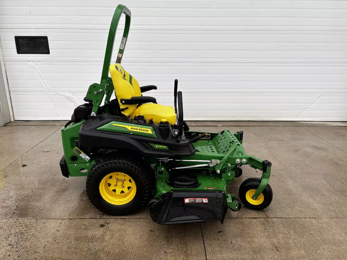 Gallery image 2 for 2023 John Deere Z930M Mower - Zero Turn
