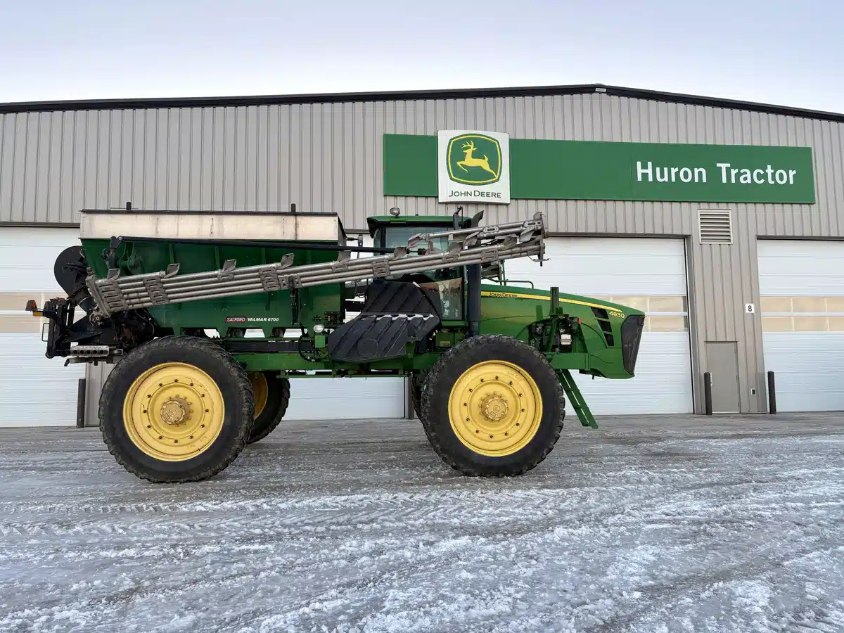 Gallery image 2 for 2012 John Deere 4930 Sprayer - Self Propelled