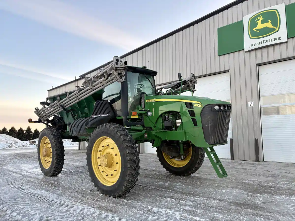 Gallery image 1 for 2012 John Deere 4930 Sprayer - Self Propelled