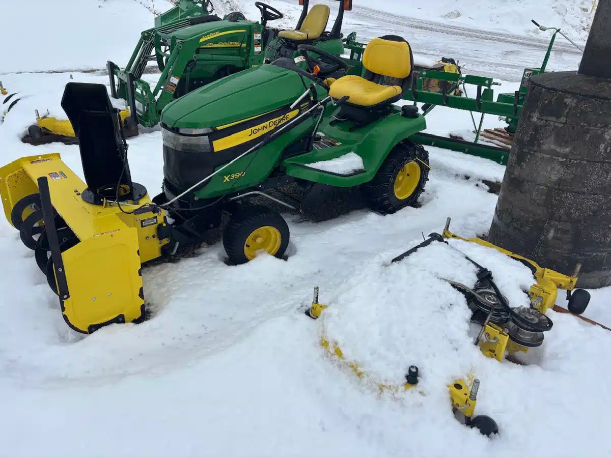 Gallery image 1 for Used 2018 John Deere X390 Lawn Tractor