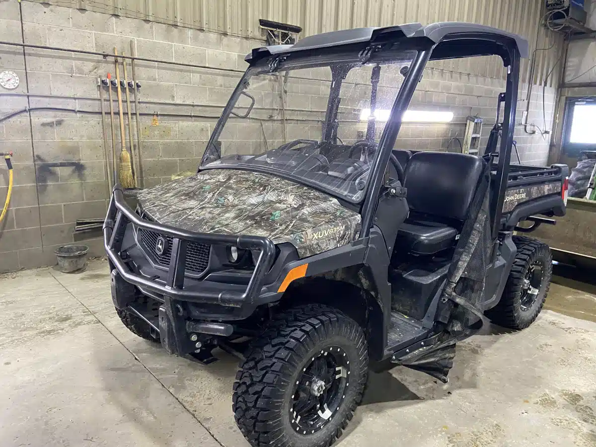 Gallery image 2 for 2023 John Deere XUV 835M Utility Vehicle