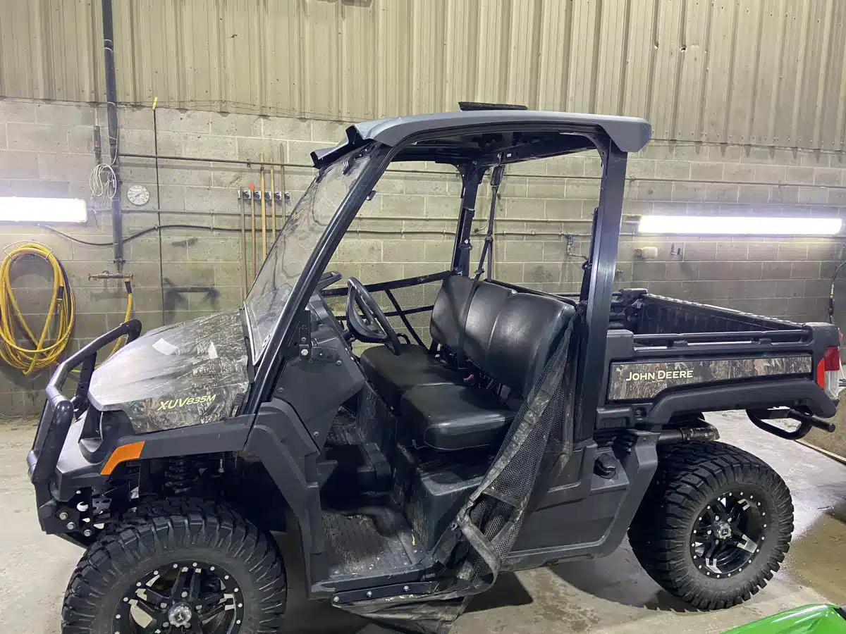 Gallery image 1 for 2023 John Deere XUV 835M Utility Vehicle